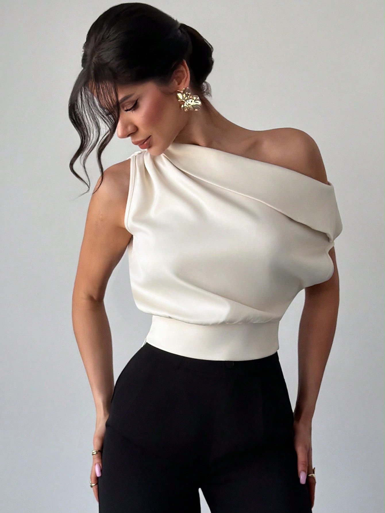 Asymmetric Shoulder Top