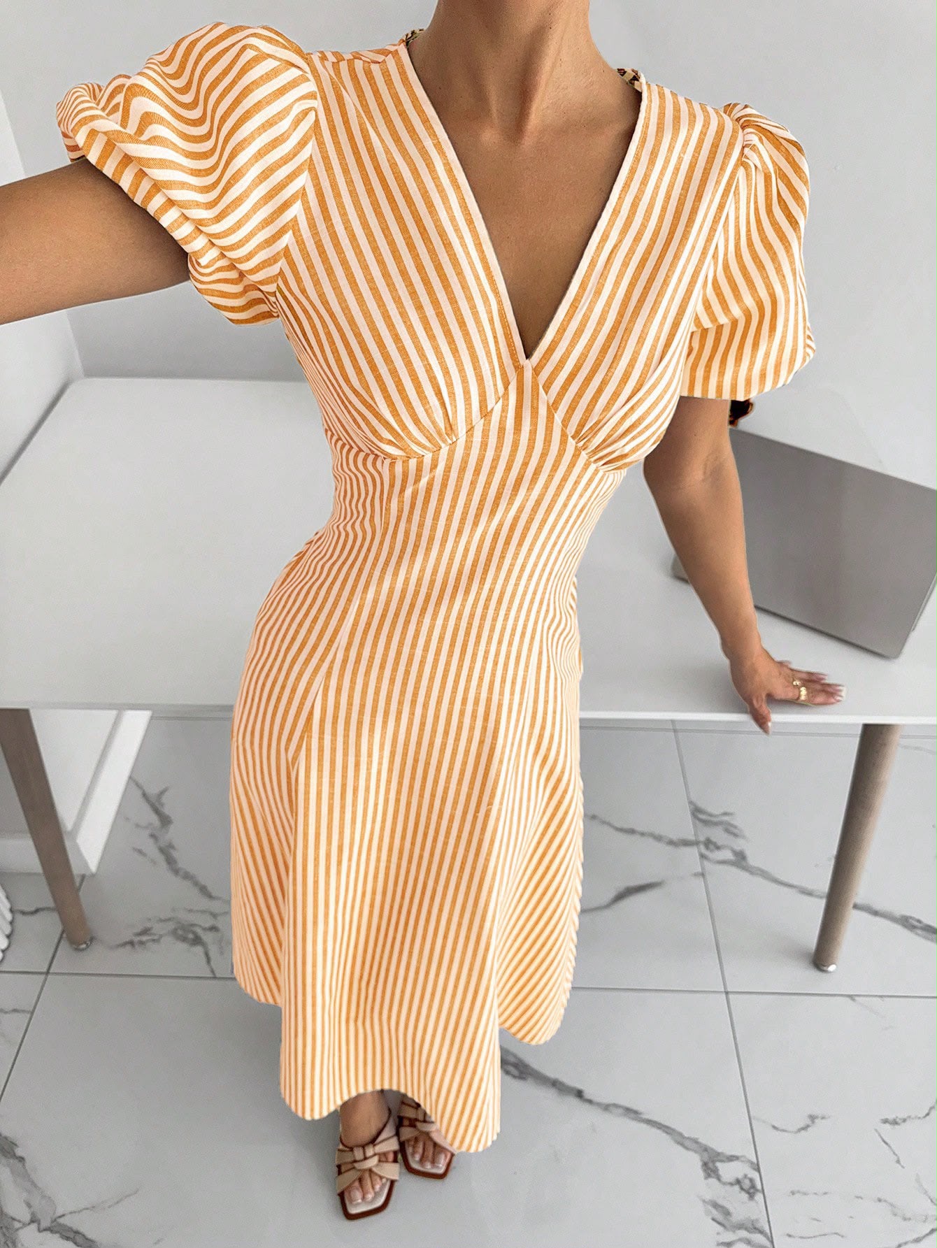 V neck mid-length Dress